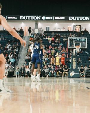 Image post by @cbumbb on Instagram