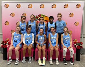 Image post by @TFNsRun4Roses on Twitter