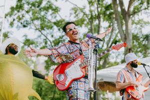 Image post by @carlymacklerphoto on Instagram