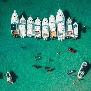 Image post by @its_holes on Instagram