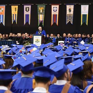 Image post by @hofstrau on Instagram