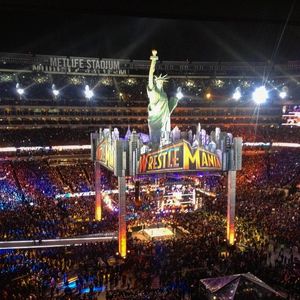 Image post by @metlifestadium on Instagram