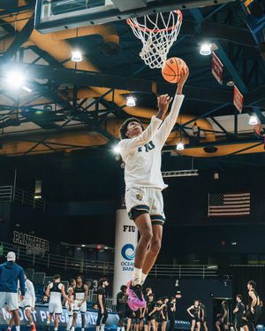 Image post by @fiuhoops on Instagram