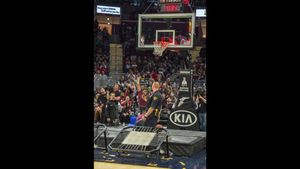 Video post by @CavsEntertainmentTeams on Facebook