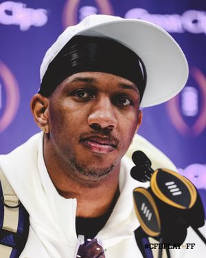 Image post by @CFBPlayoff on Twitter