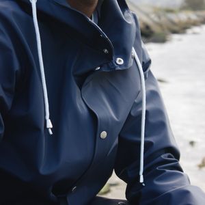 Image post by @poshmarkmens on Instagram