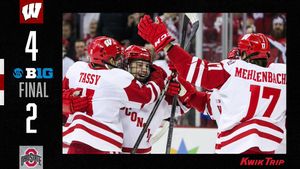 Image post by @BadgerMHockey on Twitter