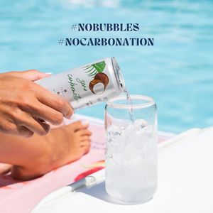 Image post by @drinkmomwater on Instagram