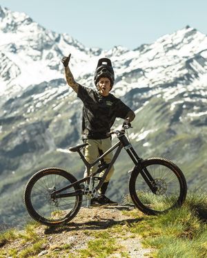 Image post by @foxmtb on Instagram