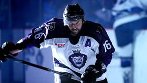Image post by @readingroyals on Instagram