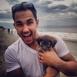 Image post by @therealcarlospena on Instagram