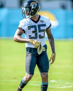 Image post by @pylon7on7 on Instagram