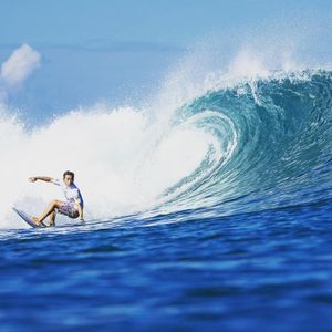 Image post by @wsl.qs on Instagram