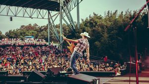 Image post by @jonpardi on Instagram
