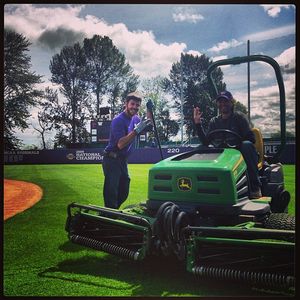 Image post by @uwsoftball on Instagram