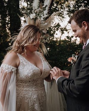 Image post by @theknot on Instagram
