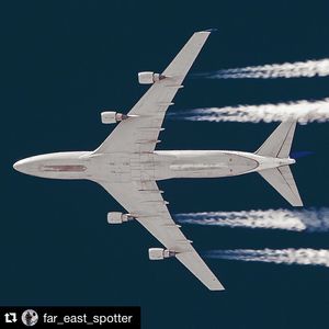Image post by @united on Instagram