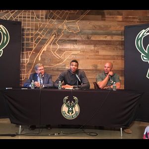 Image post by @giannis_an34 on Instagram
