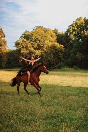Image post by @cowgirlmagazine on Instagram