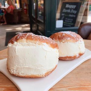 Image post by @lepainquotidienus on Instagram
