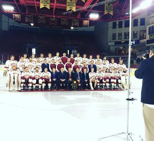 Image post by @du_hockey on Instagram
