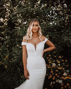Image post by @theknot on Instagram