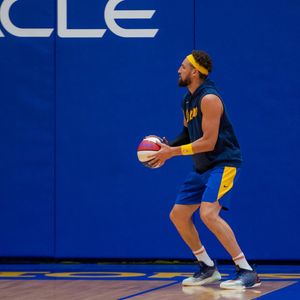 Image post by @klaythompson on Instagram