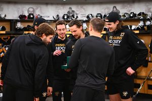 Image post by @penguins on Twitter