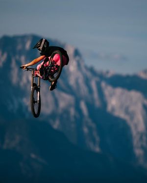 Image post by @foxmtb on Instagram