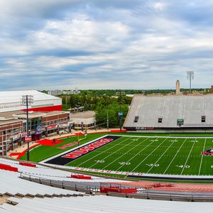 Image post by @niuhuskies on Instagram