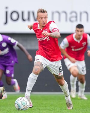 Image post by @azalkmaar on Instagram