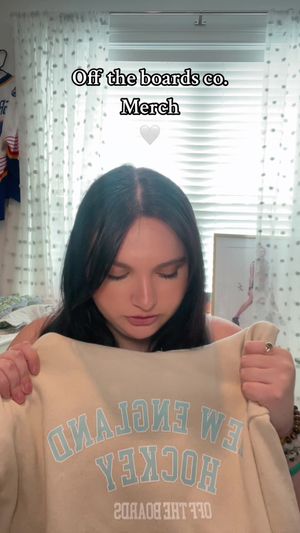 Video post by @hollymillenium on TikTok