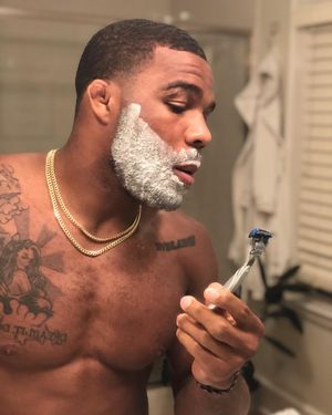 Image post by @alliseeisgold on Instagram
