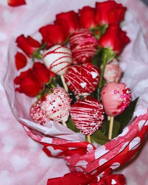 Image post by @bears-berries on Facebook