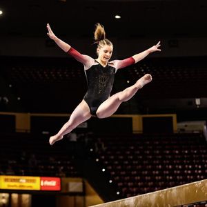 Image post by @ariannagrainey on Instagram