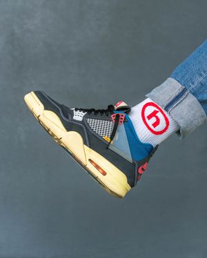 Image post by @ad__sneaks on Instagram