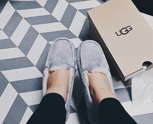 Image post by @shopoutoftown on Instagram