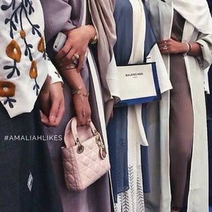 Image post by @amaliah_com on Instagram