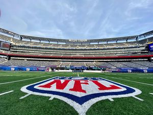 Image post by @metlifestadium on Instagram
