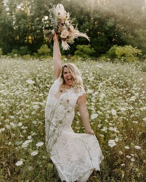 Image post by @theknot on Instagram