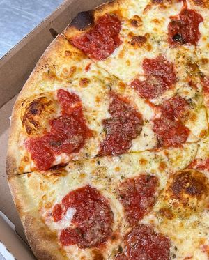 Image post by @vitospizzawenonah on Instagram