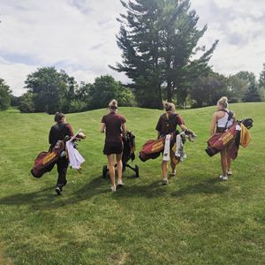 Image post by @cmuwomensgolf on Instagram