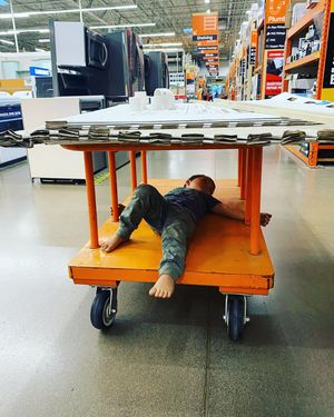 Image post by @therealcarlospena on Instagram