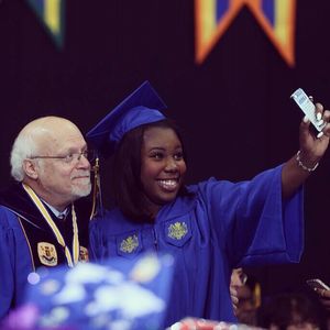 Image post by @hofstrau on Instagram