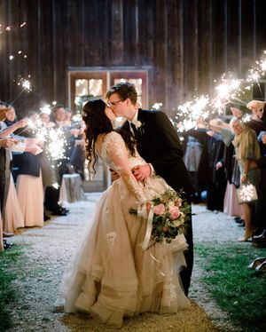 Image post by @theknot on Instagram