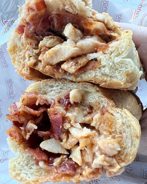 Image post by @dangelosandwiches on Instagram