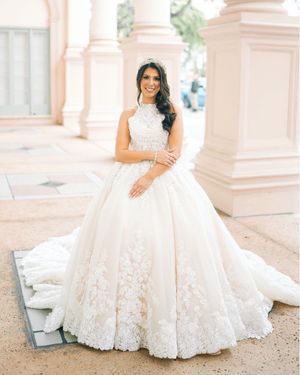 Image post by @theknot on Instagram