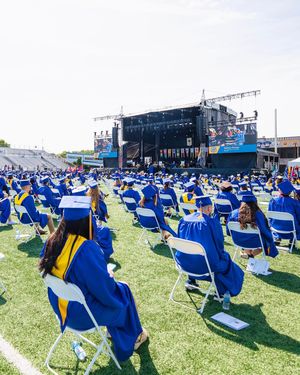 Image post by @hofstrau on Instagram