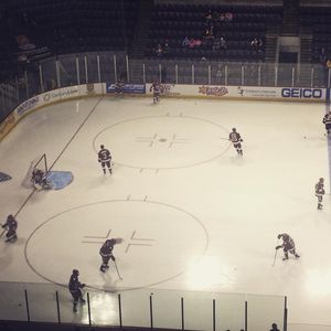 Image post by @du_hockey on Instagram