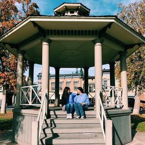 Image post by @gilmoregirlsonly on Instagram